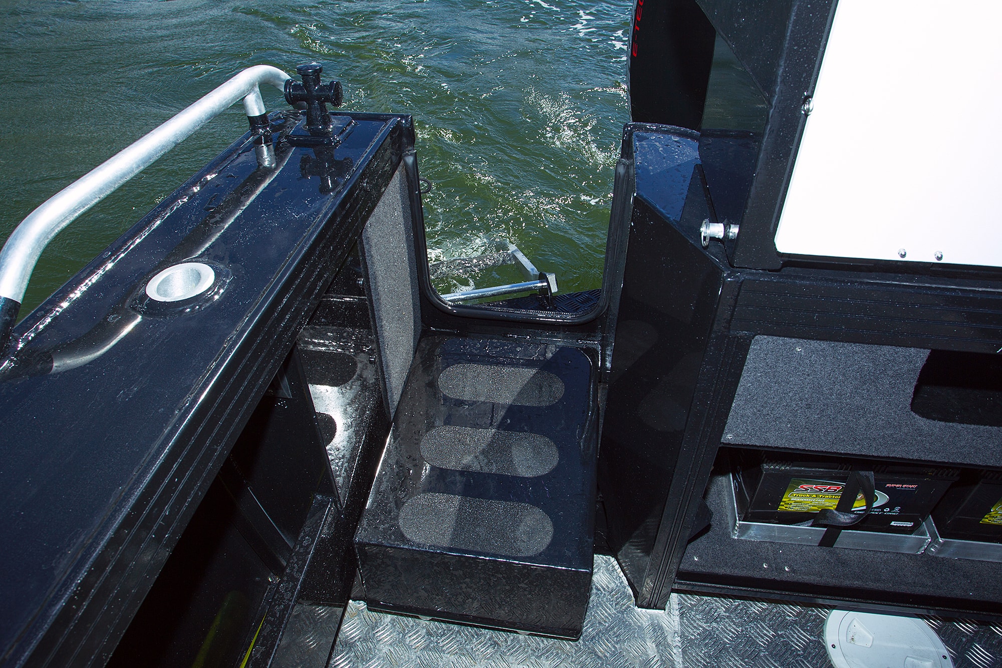Yellowfin Plate Boats - Why wouldn't you option up to the Deluxe Bait  Station? The fold down hatch opens to 10 tackle trays drawers while the  station also features a fishing reel
